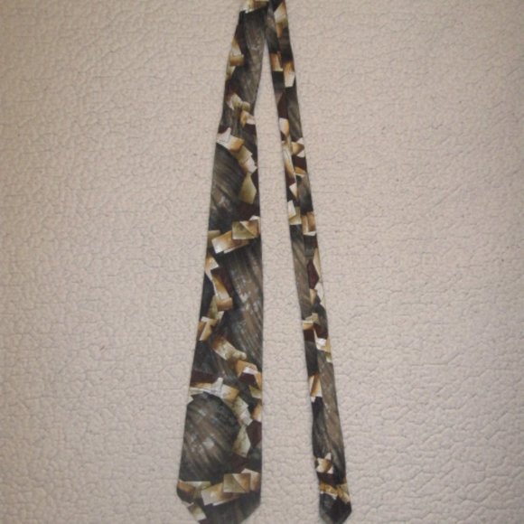 Pregio Tie - Picture 1 of 2